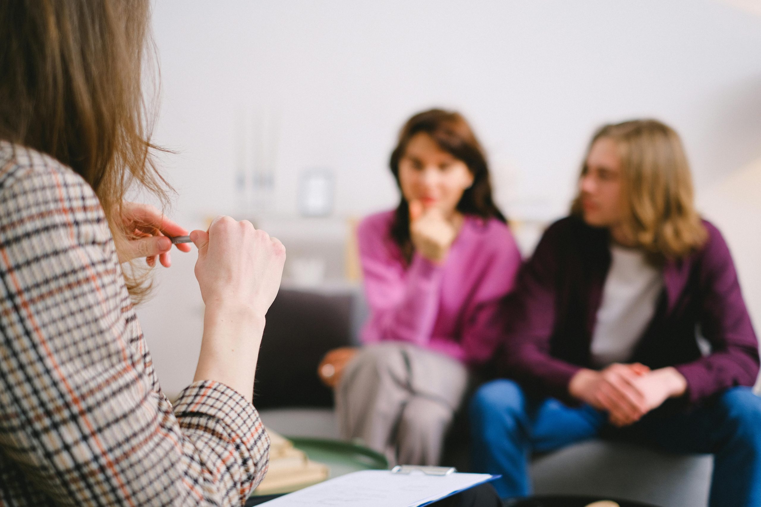 Family counsellor in Vancouver guiding a couple through separation and conflict resolution.